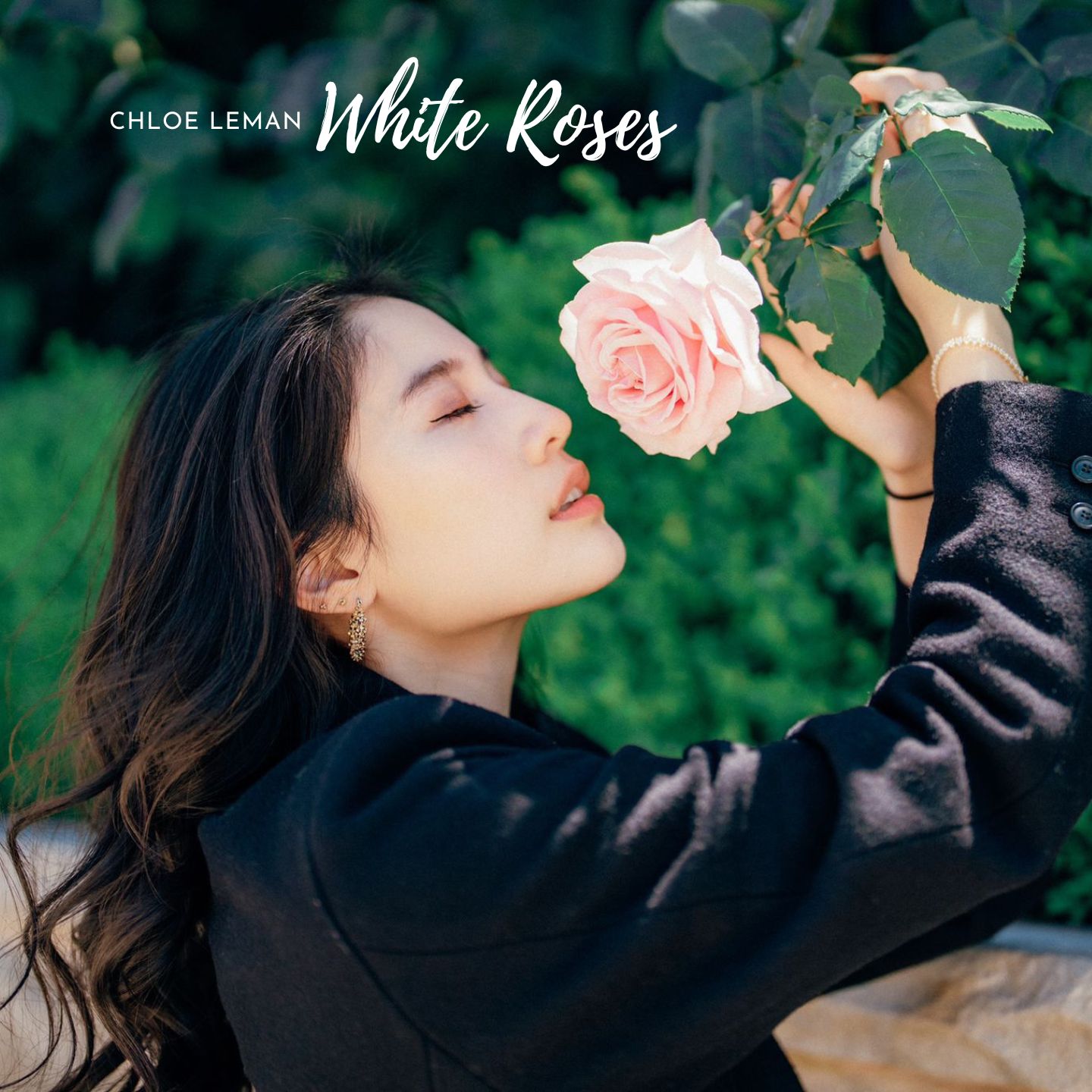 Chloe Leman released the single “White Roses” Dedikasih to his grandfather